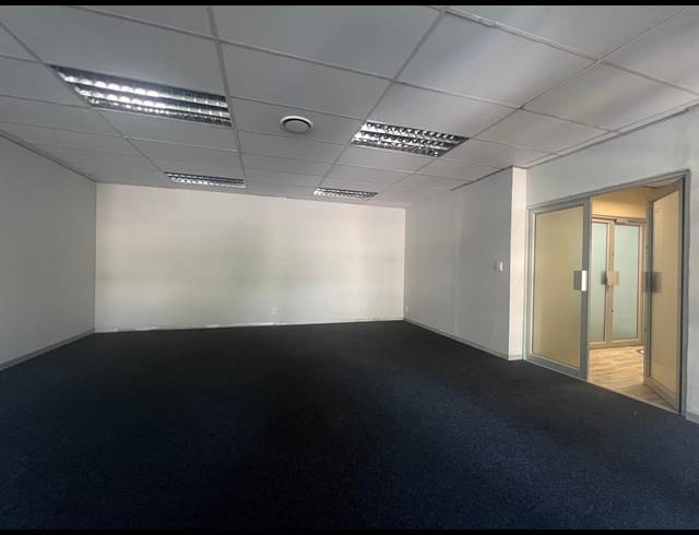 224M² OFFICE TO LET IN MEYERSDAL